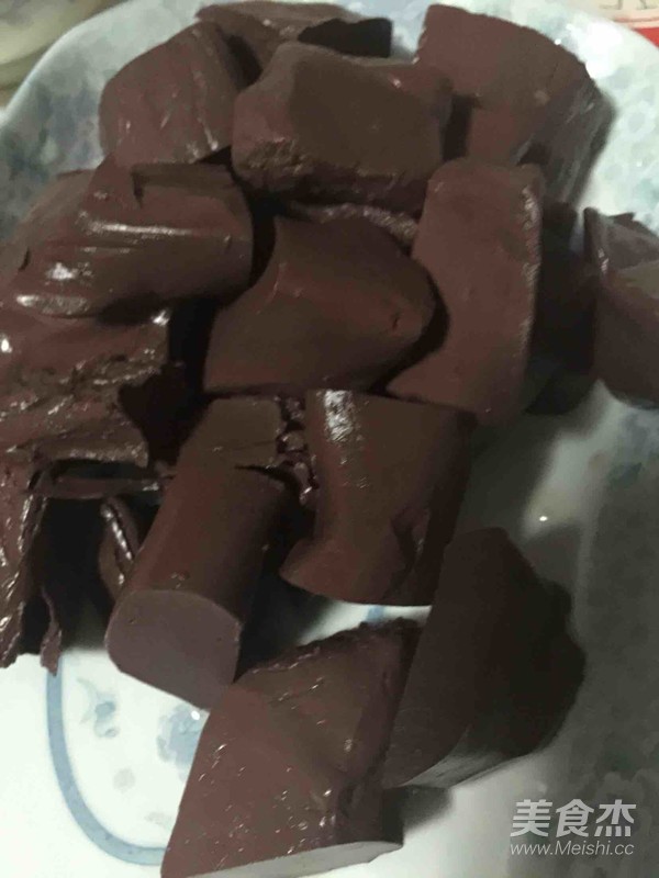 韭菜炒鸭血的做法