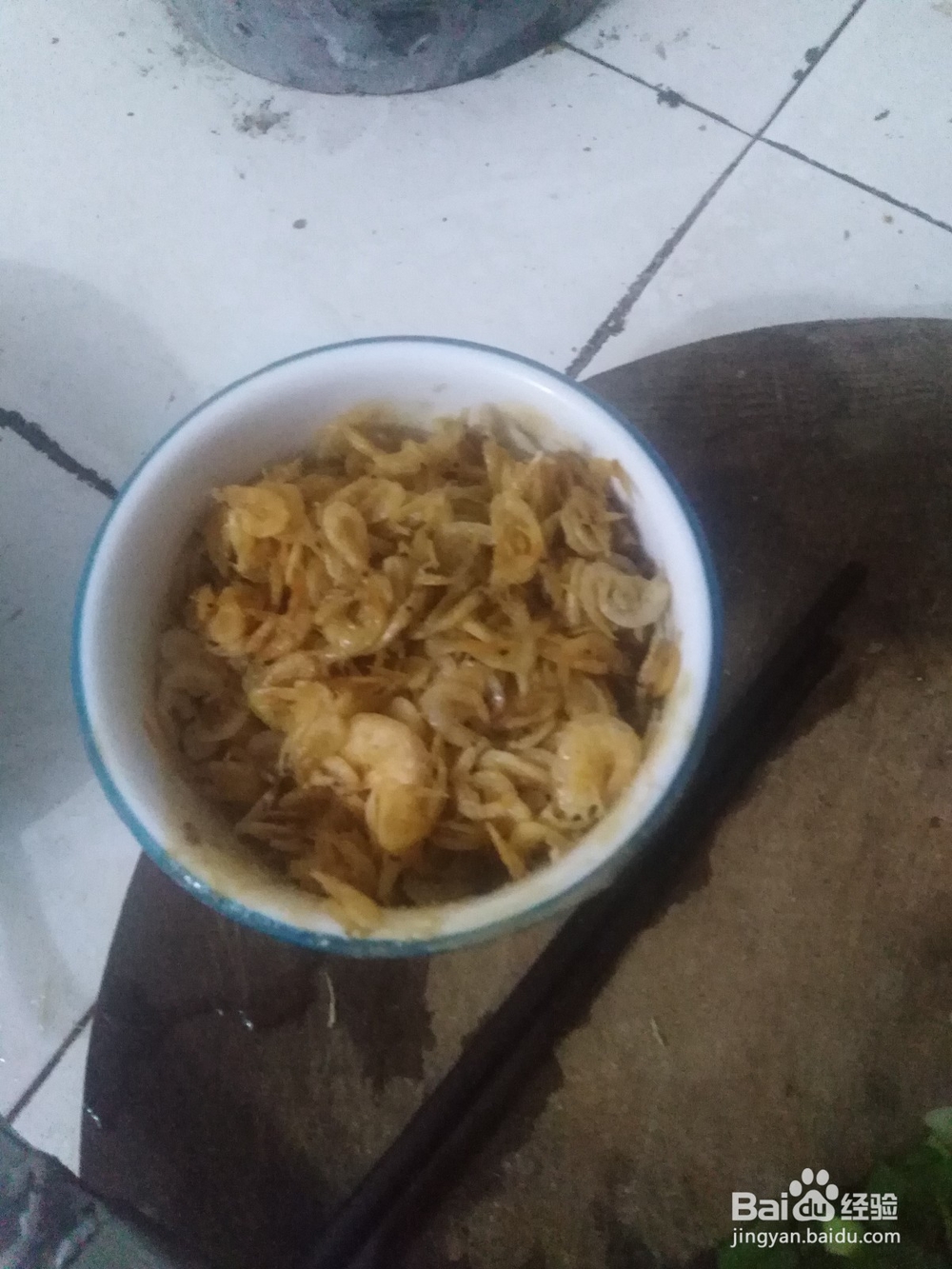 鹌鹑蛋如何炒虾皮？