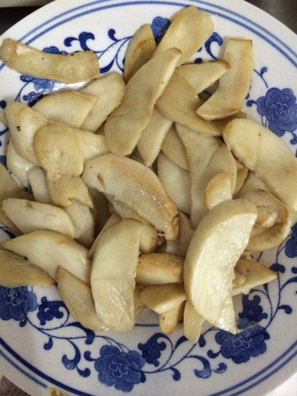 杏鲍菇黑椒炒肉