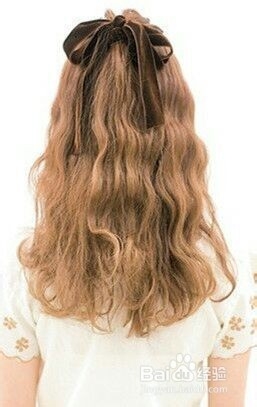 发型打底的简单时尚