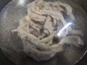糯香鸭掌干锅怎么做