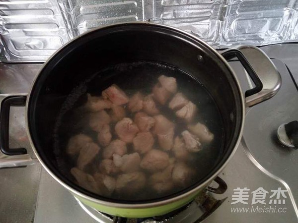竹笋焖猪肉的做法