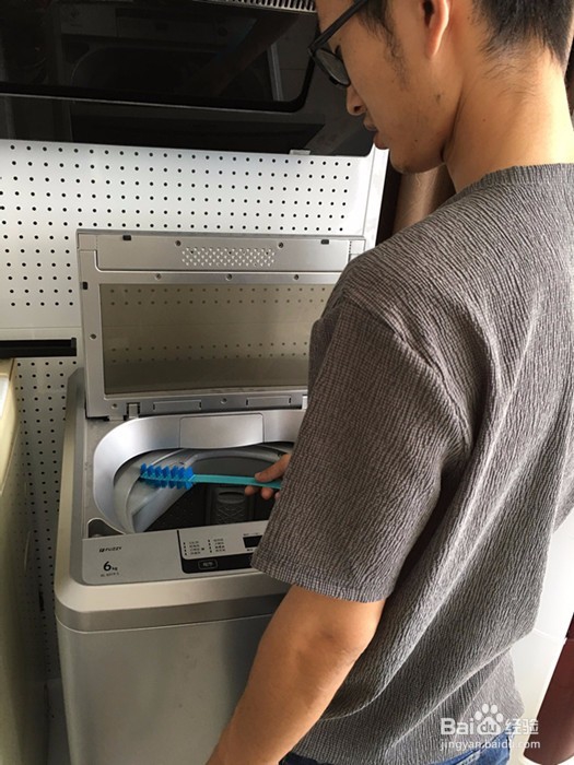 迷宫刷清洗家电的操作流程