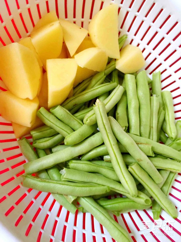 土豆烧云豆的做法