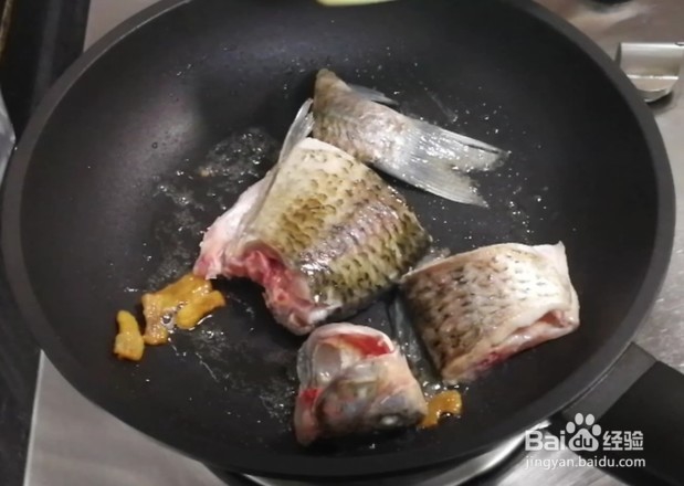 红枣鲫鱼汤的做法