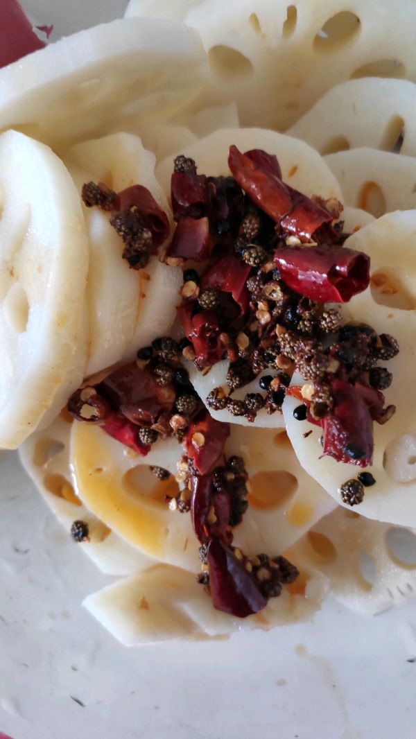 凉拌麻辣红油藕片