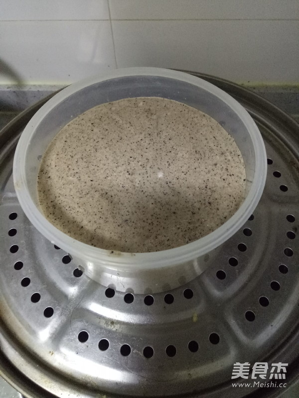 黑芝麻味蒸蛋糕