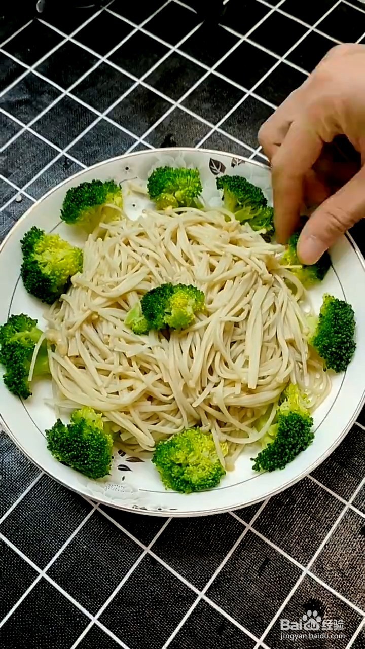 如何制作蒜蓉金针菇