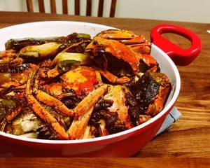 香辣油焖大闸蟹做法
