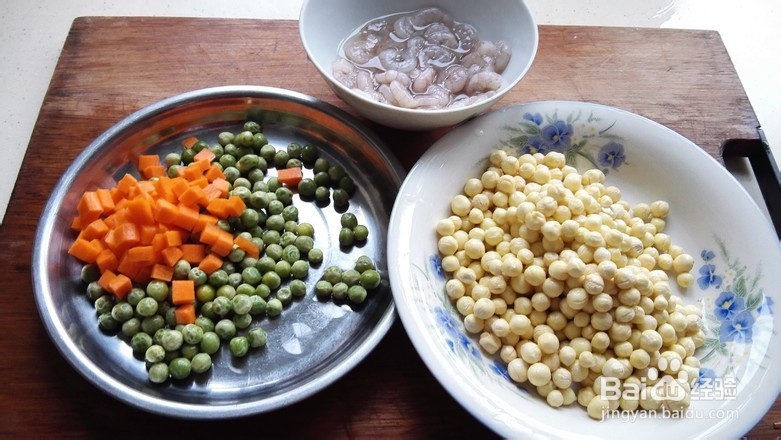 鸡头米炒虾仁的做法