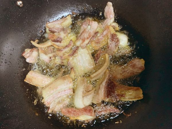 青笋木耳炒五花肉