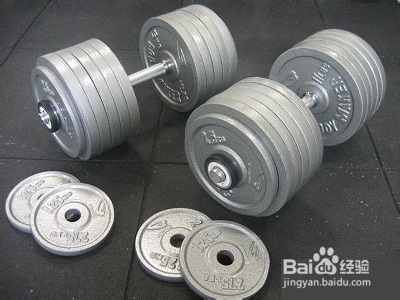 想买哑铃健身,是买包胶哑铃还是买电镀哑铃