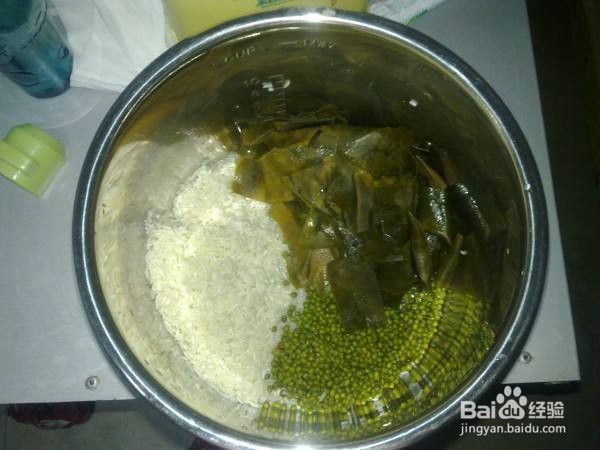 如何在家中制作海带排骨面