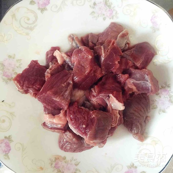 土豆炖牛肉的做法