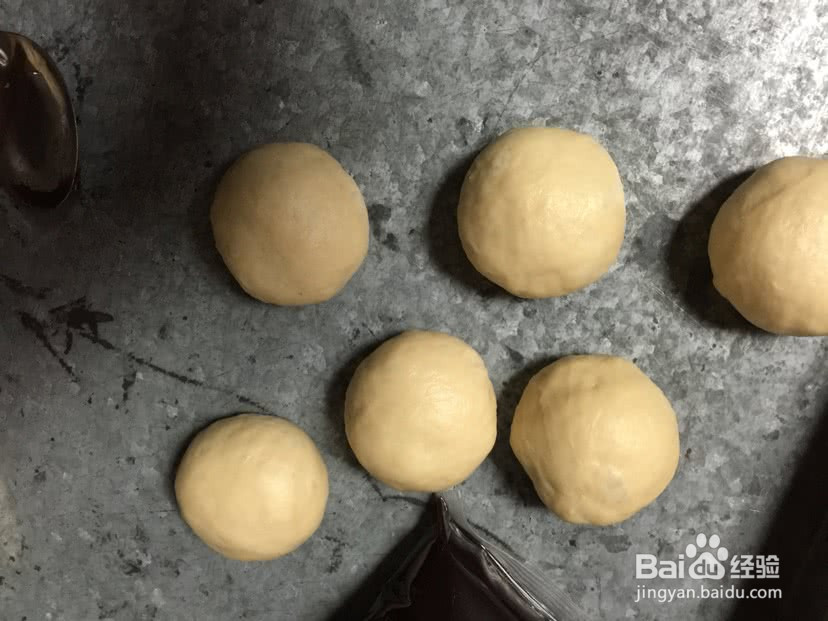 小兔子挤挤面包的做法