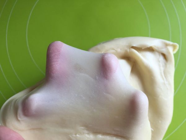 黄桃椰蓉心形面包