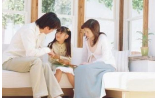 我的儿子上一年级了，还是不学习，上课不听讲，回家也不写作业，我经常为此打他，可是没用，我该怎么办