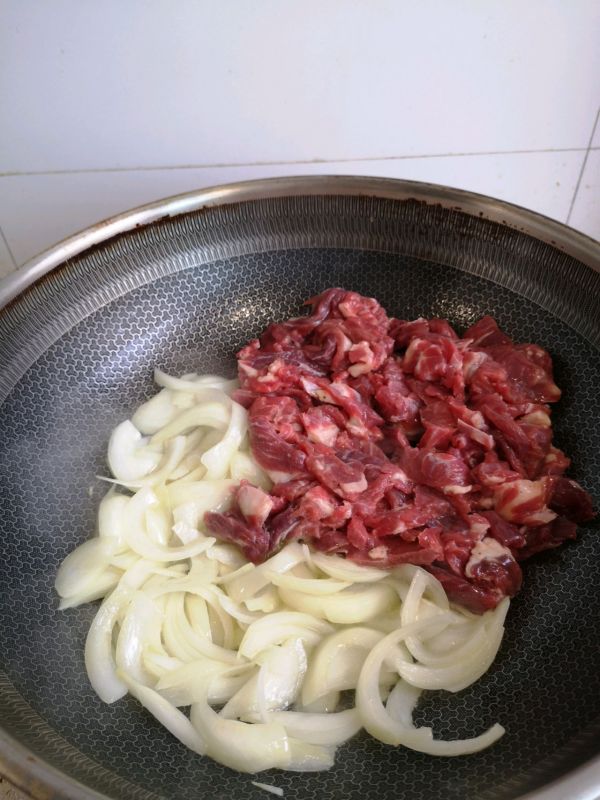 蒜香彩椒牛肉条