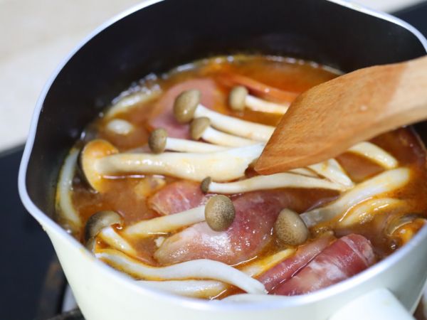 番茄酸汤乌冬面