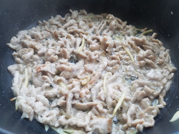 芹菜豆芽炒肉丝