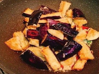 蒜香红烧茄子怎么做？