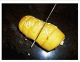 金闪闪南瓜香肠面包