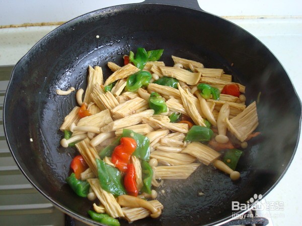 白玉菇炒腐竹的做法