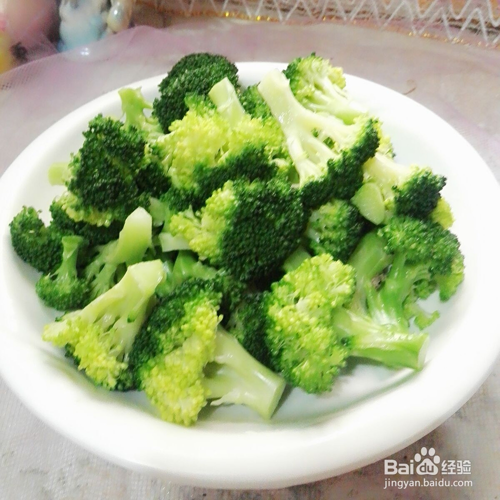 原汁原味养生菜----鱿鱼炒西兰花怎样做