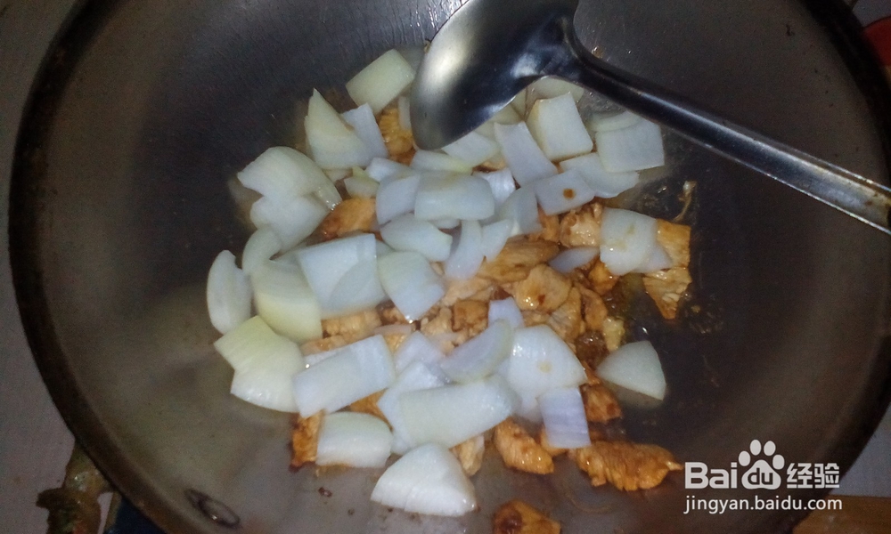 家常炒菜——鸡肉圆葱炒鸡蛋的做法