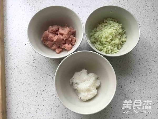 宝宝辅食-萝卜肉丸