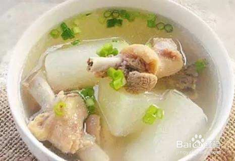 冬瓜猪蹄汤的做法