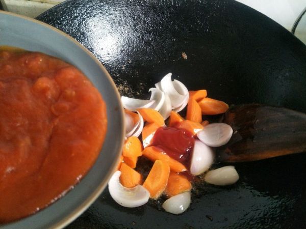 番茄红烩牛肉南瓜饭