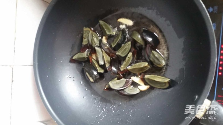 皮蛋黄瓜汤的做法