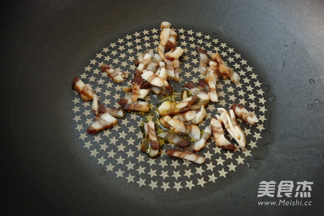 腊肉香菇炒糙米饭