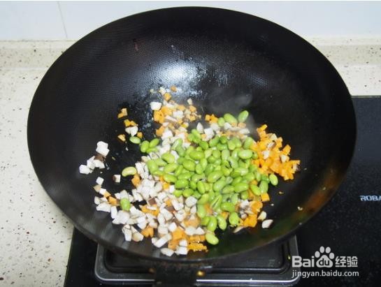 海鲜香菇炒饭的做法