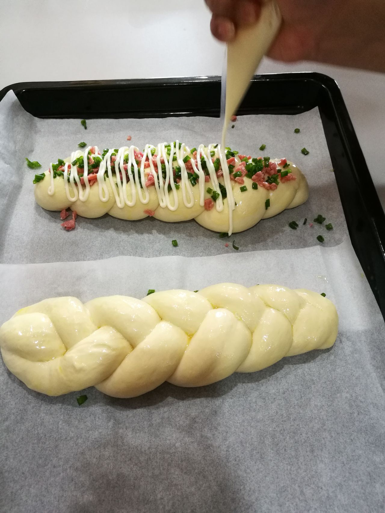 火腿色拉辫子包的做法，妈妈们学会了吗？