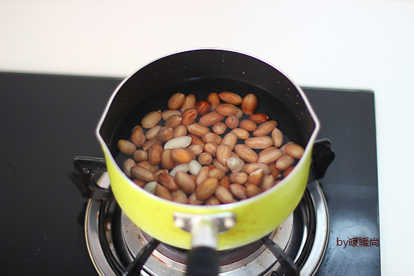 南乳花生烧猪蹄