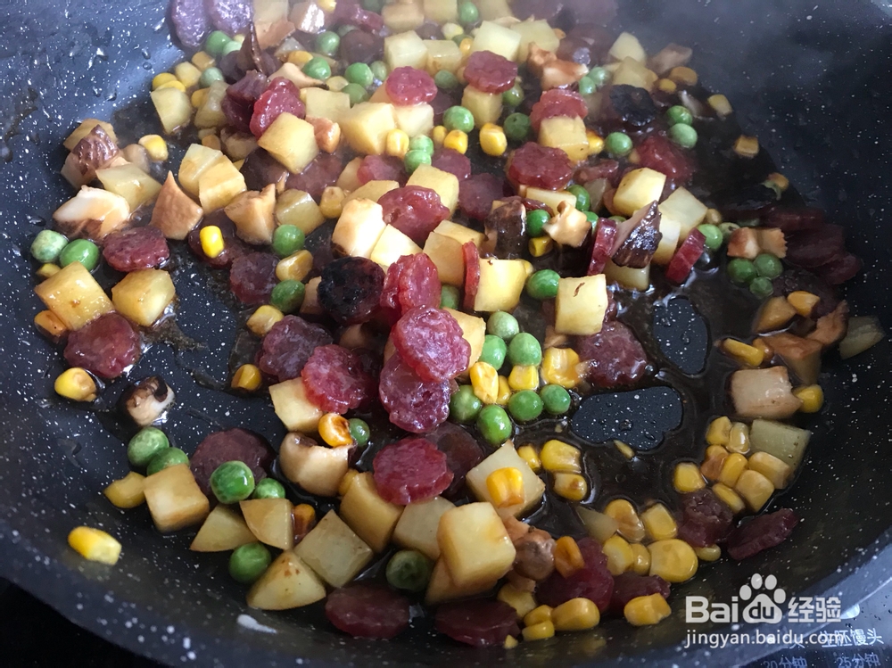 番茄腊肠土豆焖饭