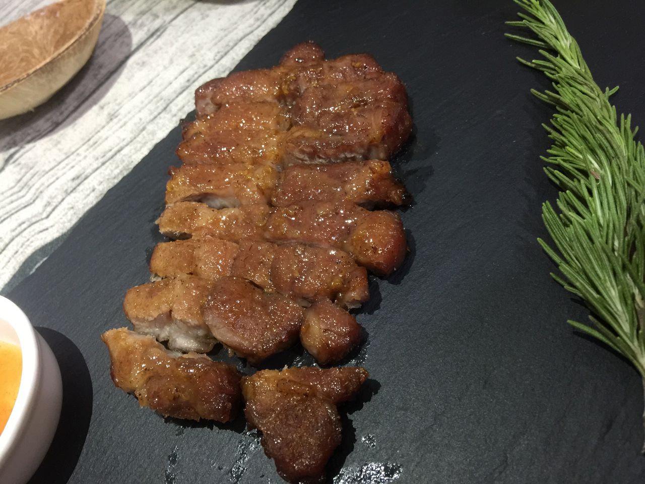 迷汁烤猪颈肉的做法,味道好极了!