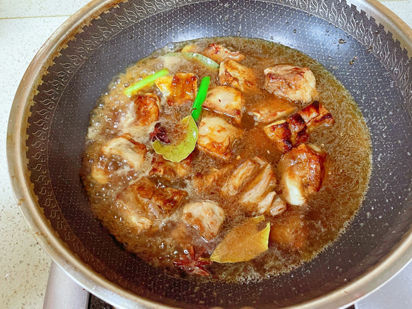 红烧排骨炖土豆