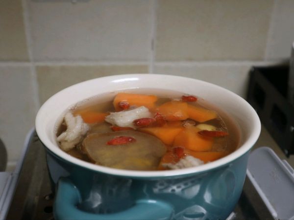 药膳红萝卜羊肉汤