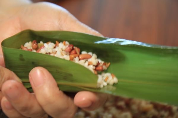 碧根果赤小豆红米粽子