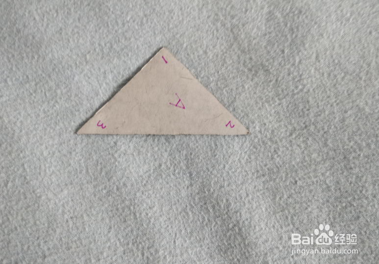 用七巧板怎样拼一只放飞的风筝？