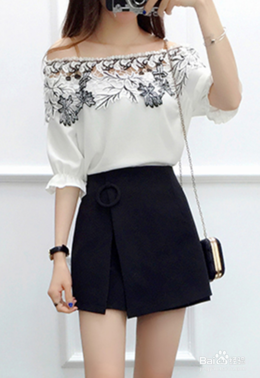 小黑裙应该怎么搭配？