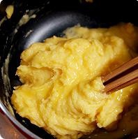 外表金黄酥脆，內馅香甜嫩滑--奶油泡芙