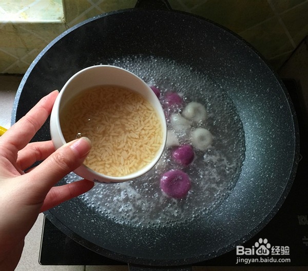 酒酿双色汤圆做法