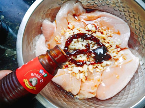 软嫩多汁煎鸡胸