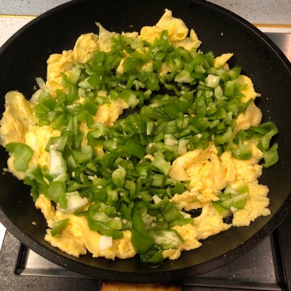 青椒鸡蛋打卤面