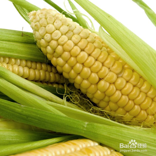 为什么白色玉米煮后变橙色