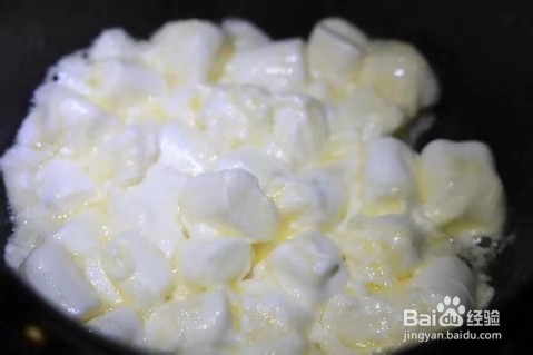 不需要烤箱也可以制作的美食雪花酥